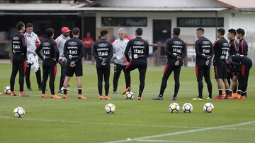 Medel lidera la nómina de la Roja para amistosos en Europa