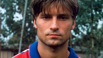 Este mediapunta ruso llegó al FC Barcelona procedente del Espanyol en 1994. Solo estuvo una temporada en el club catalán en la que jugó 12 partidos de Liga. En Champions marcó un gol contra el PSG que sirvió para empatar el partido, pero no para pasar la eliminatoria. Tras su paso por el FC Barcelona se fue a los Países Bajos.