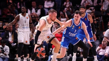 Real Madrid's Facundo Campazzo (R) and Dzanan Musa of Dubai Basketball in action during the EuroLeague basketball match between Dubai Basketball and Olympiacos Piraeus in Dubai, United Arab Emirates, 05 February 2026.
