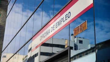 MADRID, SPAIN - SEPTEMBER 02: An SEPE office at Miguel Yuste street, on 02 September, 2022 in Madrid, Spain. The number of unemployed registered in the offices of the public services (former Inem) increased by 40,428 people in August, 1.4 % more than in July, and returns to above 2.9 million unemployed, according to data published by the Ministry of Labor and Social Economy. Compared to the data recorded in August 2021, unemployment has been reduced by 409,675 people, 12.29 %. (Photo By Jesus Hellin/Europa Press via Getty Images)