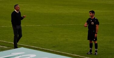 El Laredo duda de ofrecer la renovación a Manu Calleja