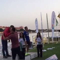 Craviotto entregó la medalla en categoría master a su padre