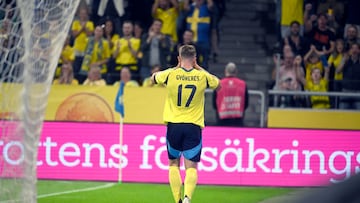 Stockholm (Sweden), 08/09/2024.- Sweden's Viktor Gyokeres celebrates after scoring the 1-0 goal during the UEFA Nations League Group C soccer match between Sweden and Estonia, in Solna, Sweden, 08 September 2024. (Suecia) EFE/EPA/Fredrik Sandberg SWEDEN OUT
