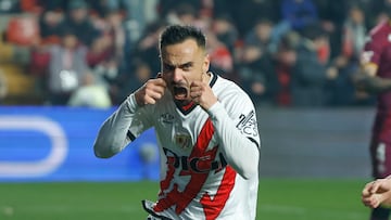 Álvaro García celebra uno de sus goles.