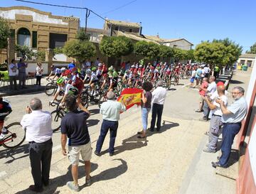 El pelotón durante la carrera.