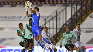 Rodolfo Cota of Leon during the game Queretaro vs Leon, corresponding to Round 06 of the Torneo Clausura 2023 of the Liga BBVA MX, at La Corregidora Stadium, on February 09, 2023.

<br><br>

Rodolfo Cota de Leon durante el partido Queretaro vs Leon, Correspondiente a la Jornada 06 del Torneo Clausura 2023 de la Liga BBVA MX, en el Estadio La Corregidora, el 09 de Febrero de 2023.