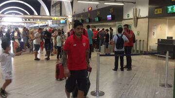 El Sevilla ya embarca rumbo a Jap車n con siete canteranos