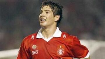 <B>MUNDIAL DE CLUBES.</B> Pato venció con Internacional el último Mundial de clubes al imponerse en la final al Barcelona.