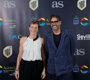 Elisa Aguilar, presidenta de la Federación Española de Baloncesto y Vicente Jiménez, director de Diario As.