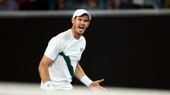 El tenista británico Andy Murray reacciona durante su partido ante Thanasi Kokkinakis en el Open de Australlia.