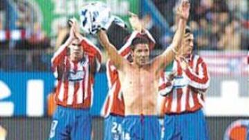 <b>RETO.</b> Los jugadores atléticos esperan, con el apoyo del público, poder llegar a jugar la Champions o la UEFA sin acudir a la Intertoto.