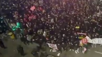 Cánticos e insultos para Real Madrid y Vinicius fuera de Mestalla