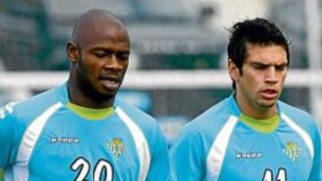 <b>EL REGRESO MÁS ESPERADO. </b>Imagen de Mark González con Emaná. El chileno puede tener esta noche algunos minutos tras tres meses.