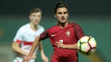 Stephen Eustaquio sería el nuevo Marcone, afirman en Portugal