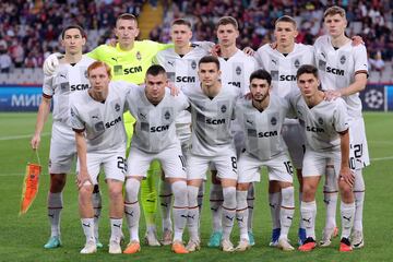  Riznyk; Konoplia, Bondar, Matvienko, Azarov; Bondarenko, Stepanenko, Sudakov; Kryskiv, Zubkov y Sikan.