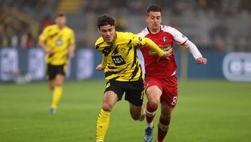 El estadounidense tuvo una noche de en sueño al dar 3 asistencias en la goleada 4-0 sobre Friburgo. El DT dijo que no quiere quemarlo.
