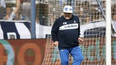 Maradona busca un delantero para Gimnasia. ¿Llegará?