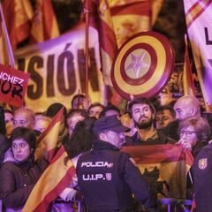 La Policía utiliza gas y pelotas de goma en la manifestación contra la amnistía