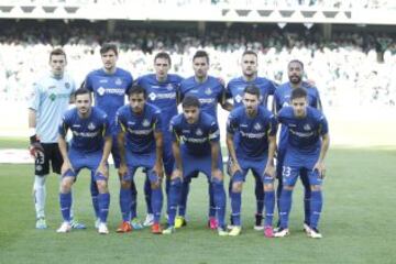 El once inicial del Getafe. De pie: Guaita, Vergini, Scepovic, Juan Rodríguez, Cala y Álvaro. Agachados: Sarabia, Damián, Pedro León, Moi Gómez y Medrán.