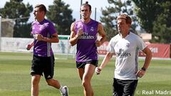 Bale and Kroos back training with the Real Madrid squad