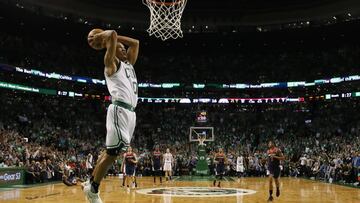 May 10, 2017; Boston, MA, USA; Boston Celtics guard Avery Bradley (0) drives to the basket against the Washington Wizards during the first quarter in game five of the second round of the 2017 NBA Playoffs at TD Garden. Mandatory Credit: David Butler II-USA TODAY Sports