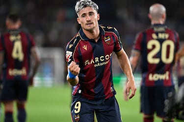 El primer gol de Levande Striker para regresar a la primera sección del equipo.
