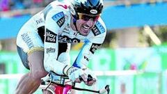 Cancellara: "Subirse al mismo podio que Rossi es muy bonito"