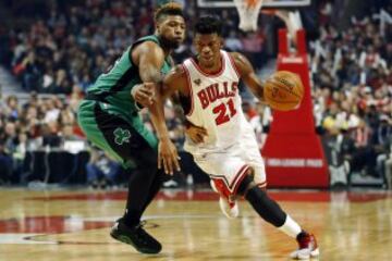 Jimmy Butler y Marcus Smart.