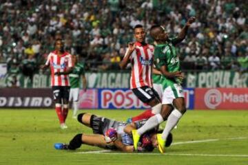 Deportivo Cali llegó al tercer lugar de la tabla de clasificación con 17 puntos. Junior quedó relegado en la decimotercera casilla con 10 unidades.