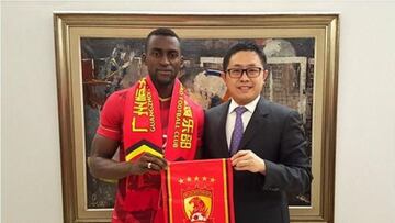 En febrero de 2016 el Guangzhou Evergrande de la Liga China fichó al jugador por 43 millones de euros.