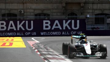 Nico Rosberg se llevó la pole en Bakú.