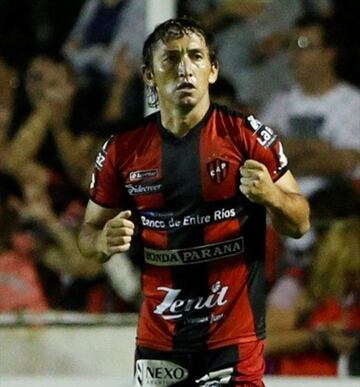 El 'Arcángel' jugó en Patronato, al igual que Donoso y Espinoza, que ya fueron mencionados anteriormente. Le anotó a River Plate.