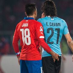 "Éramos 10...": figura uruguaya contó qué pasó en camarines tras el polémico 'dedo de Jara'