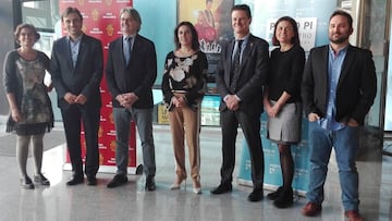 El presidente del Mallorca, junto al director y otras personalidades.