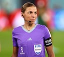 Quién es Stéphanie Frappart, la primera árbitra en dirigir un partido de un Mundial