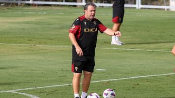 SERGIO GONZÁLEZ, ENTRENADOR DEL CÁDIZ.