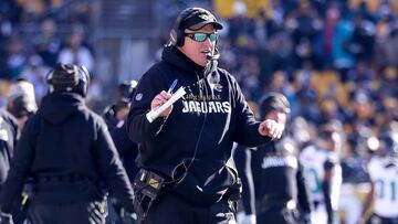 PITTSBURGH, PA - JANUARY 14: Head coach Doug Marrone of the Jacksonville Jaguars looks on against the Pittsburgh Steelers during the first half of the AFC Divisional Playoff game at Heinz Field on January 14, 2018 in Pittsburgh, Pennsylvania.   Rob Carr/Getty Images/AFP
 == FOR NEWSPAPERS, INTERNET, TELCOS &amp; TELEVISION USE ONLY ==