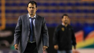 El estratega peruano rescindió su contrato con el Real Garcilaso de su país natal y estaría a días de convertirse en el nuevo timonel de la Franja.