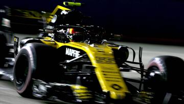 Carlos Sainz con el Renault en Singapur.