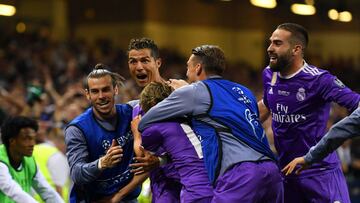CARDIFF, WALES - JUNE 03: Cristiano Ronaldo of Real Madrid celebrates scoring his sides third goal with teammates during the UEFA Champions League Final between Juventus and Real Madrid at National Stadium of Wales on June 3, 2017 in Cardiff, Wales. (Photo by Matthias Hangst/Getty Images)