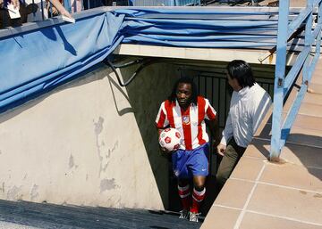 Tras un buen paso por el Málaga llegó al Atlético de Madrid donde jugó 35 partidos. Luego se marchó al Manchester City.