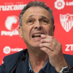 Caparrós: “Estamos enfadados, no se ha tratado bien al Sevilla”