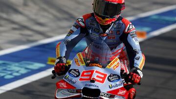 Le pilote espagnol de Gresini Racing MotoGP Marc Marquez participe à une séance d'échauffement avant le Grand Prix MotoGP du Qatar sur le circuit international de Lusail, au nord de Doha, le 10 mars 2024. (Photo de KARIM JAAFAR / AFP)