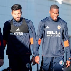 Valencia: Garay y Kondogbia regresan a la lista de Marcelino