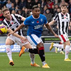 Morelos, cuestionado por sus vacaciones en Colombia