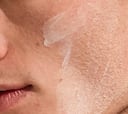 Esta crema facial para hombre arrasa durante el inicio de año: es de Nivea, contiene aloe vera y cuesta menos de 10 euros