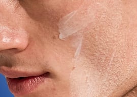 Esta crema facial para hombre arrasa durante el inicio de año: es de Nivea, contiene aloe vera y cuesta menos de 10 euros