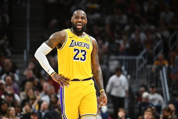 NBA - Lakers | 48.2 millones en salario | 85 millones en patrocinios = 133.2 millones de dlares