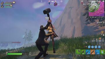 Golpeamos con el pico a un jugador enemigo