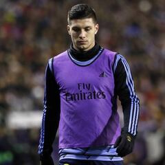 Jovic se muestra por primera vez en cuarentena: "Quedaos en casa"